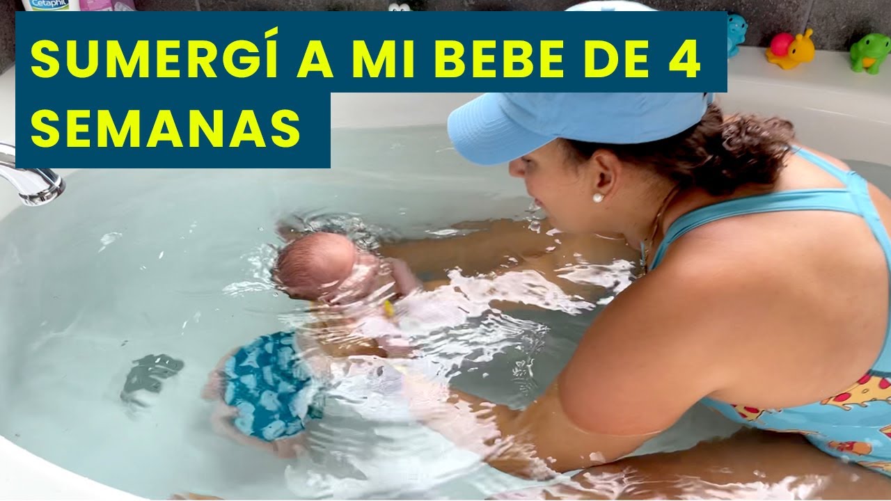 como sumergir a un bebe en el agua