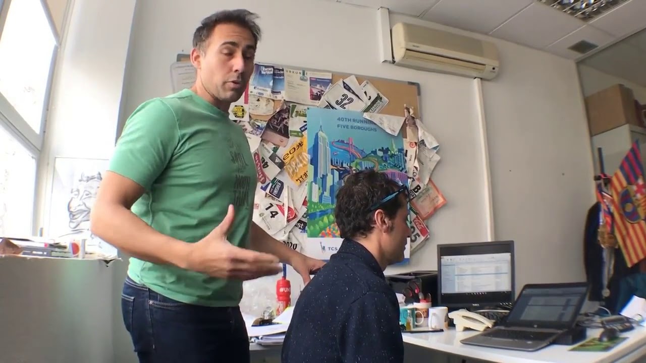 pelota de pilates para sentarse en la oficina